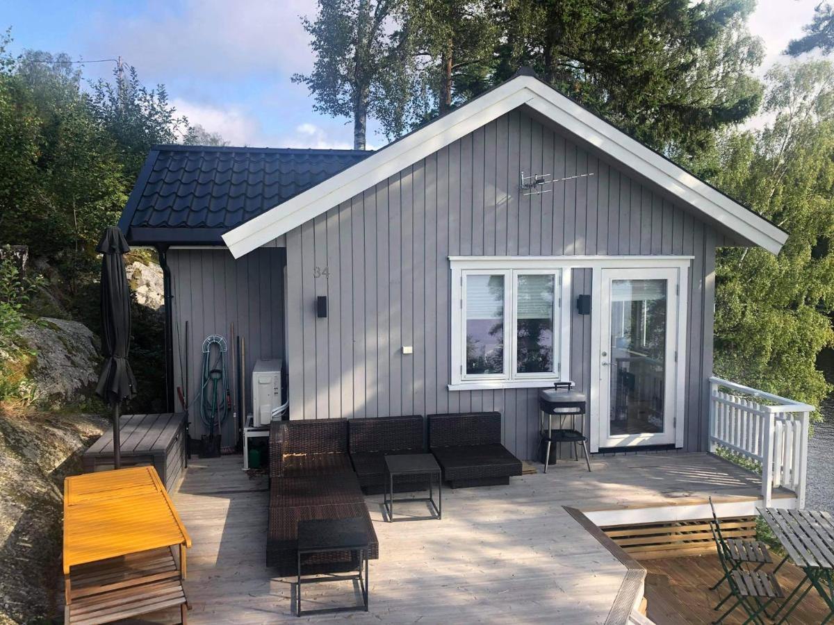 Lyseren Waterfront Cabin Omberg Extérieur photo