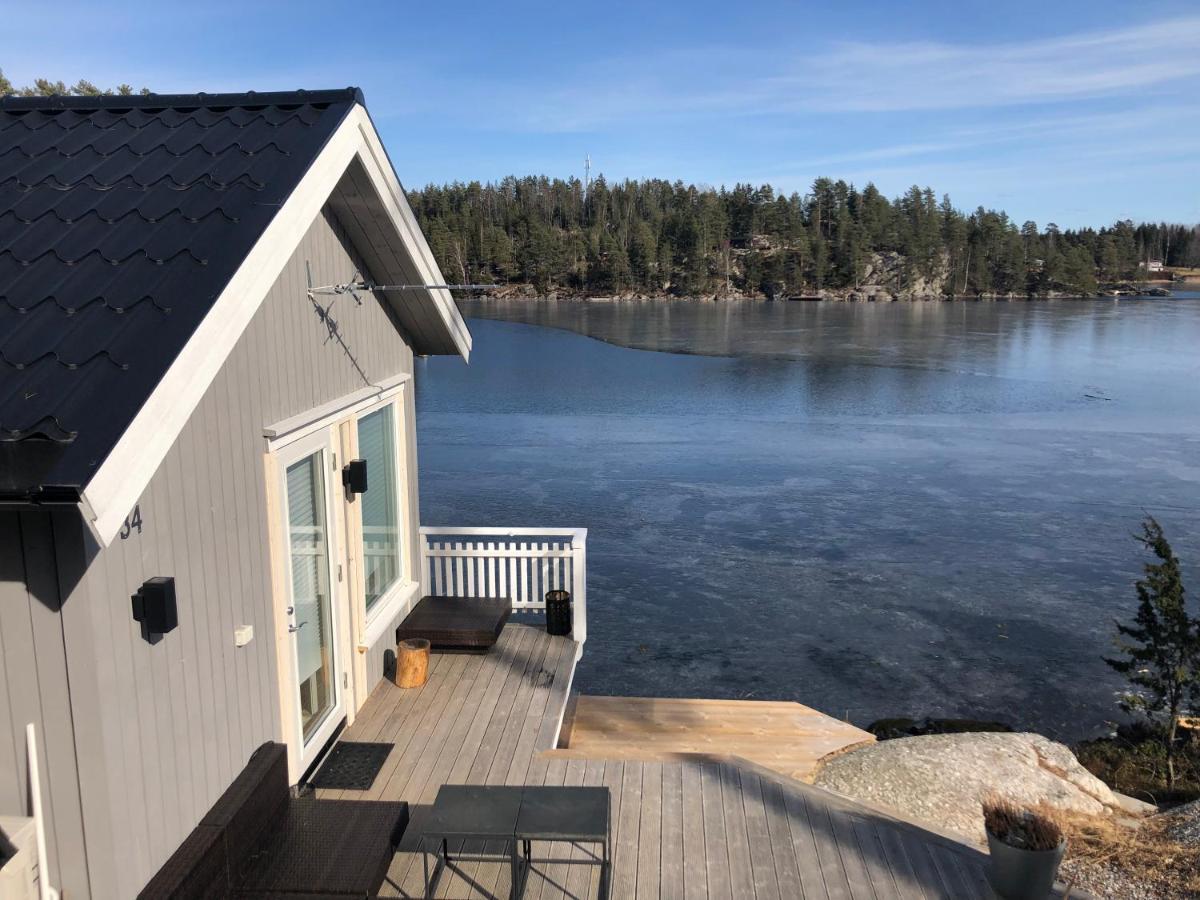 Lyseren Waterfront Cabin Omberg Extérieur photo